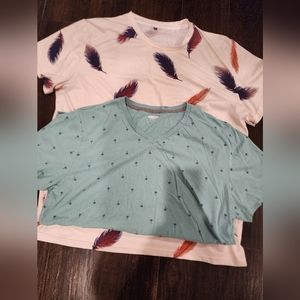 Lot of 2 T-shirts. Comfy
